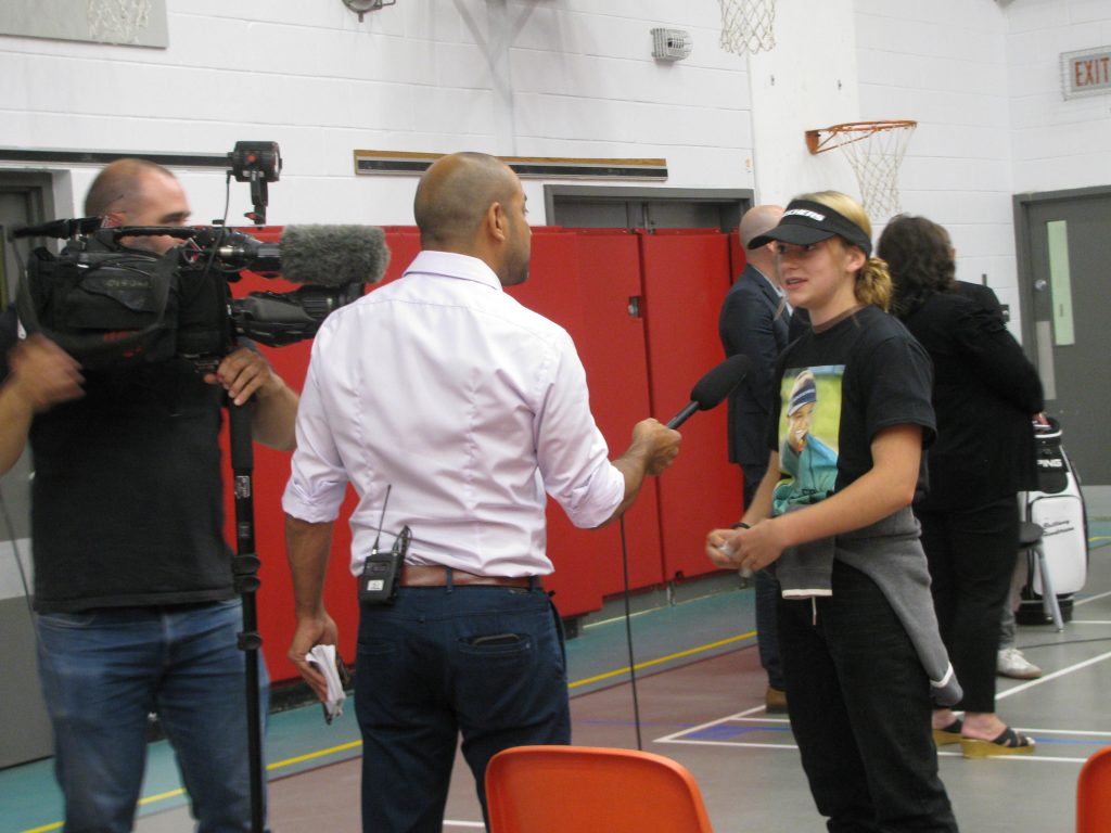 Brooke Henderson visits Chimo School